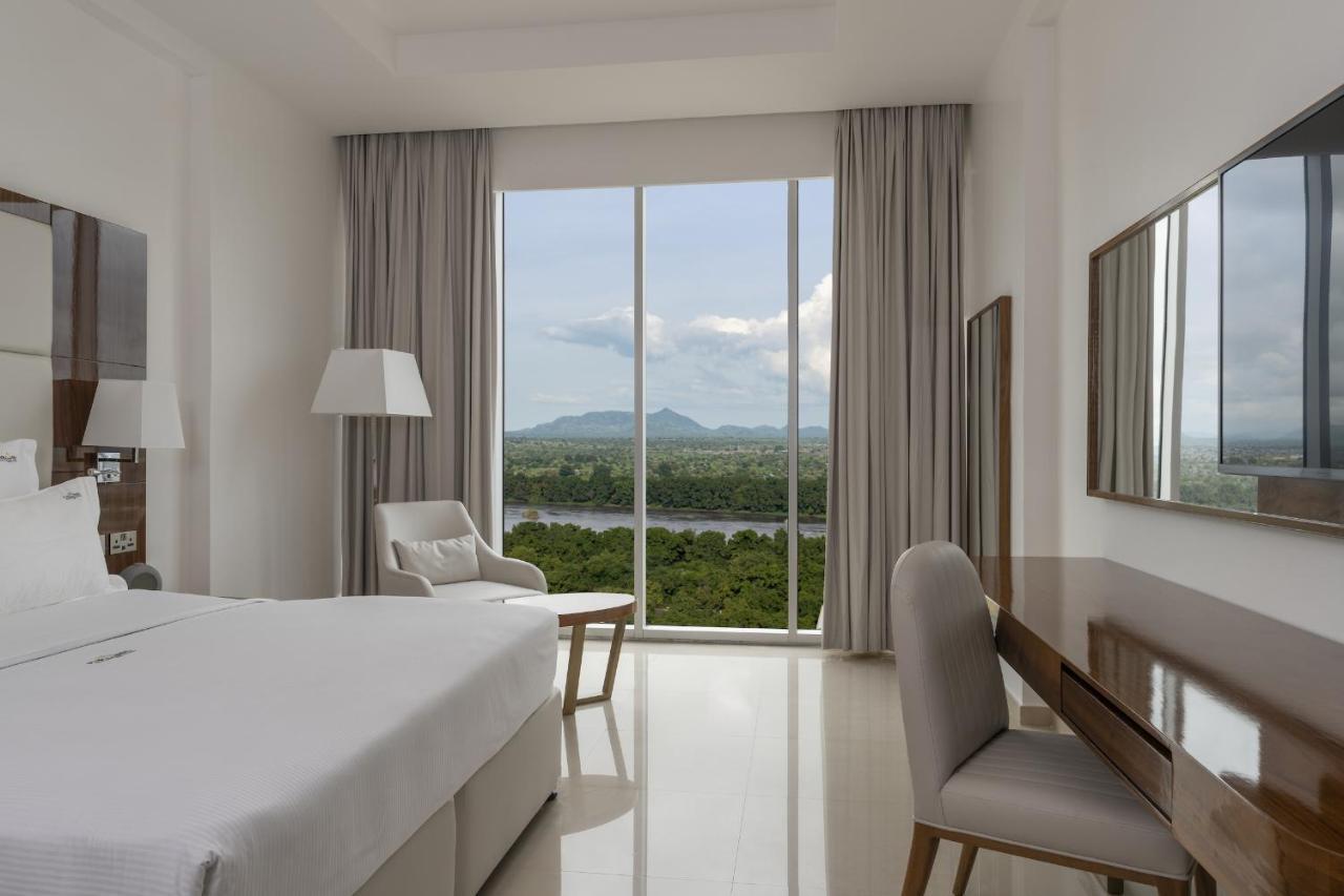 Pyramid Continental Hotel ジュバ エクステリア 写真