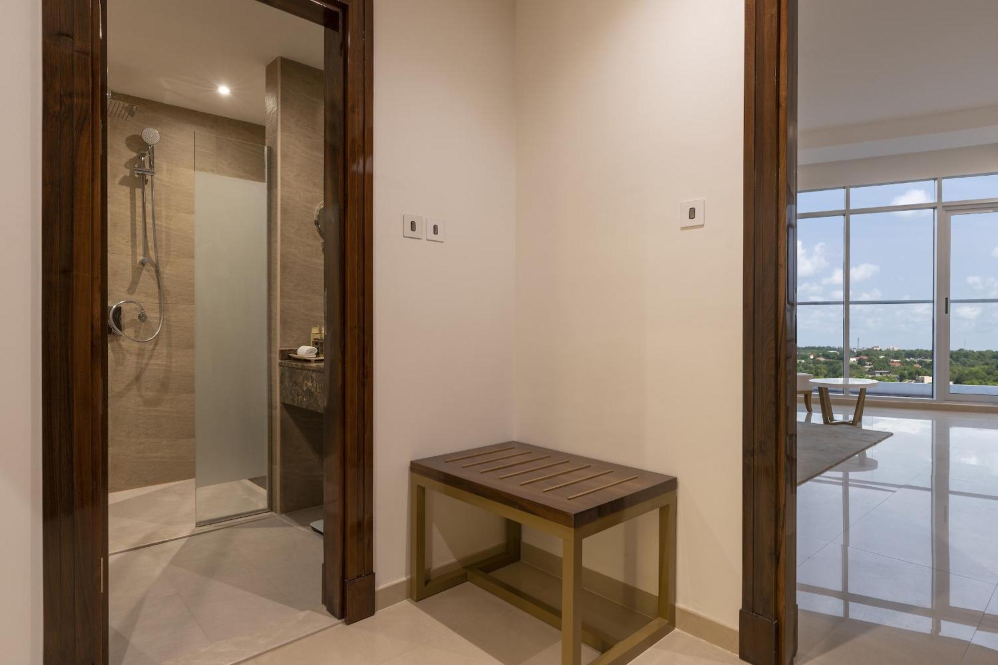 Pyramid Continental Hotel ジュバ エクステリア 写真